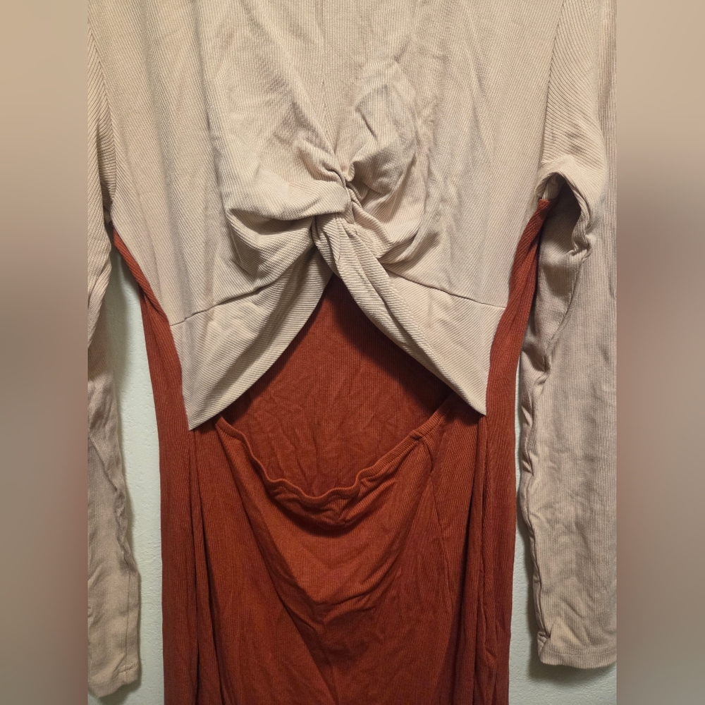 Rust Orange Garment - Picture 2 of 9